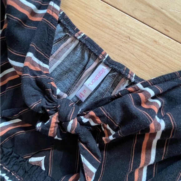 Black Mini Dress 3/4 Puff Sleeve Tie Front V-Neck Vertical Stripes - Picture 4 of 5